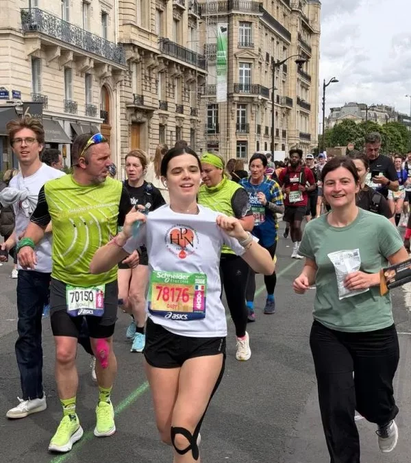 Gabrielle au Marathon de Paris 2026: un défi d’endurance et de solidarité relevé avec détermination